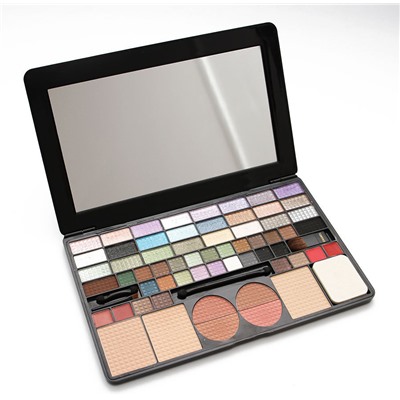 Палетка Chanel 61 color makeup plate