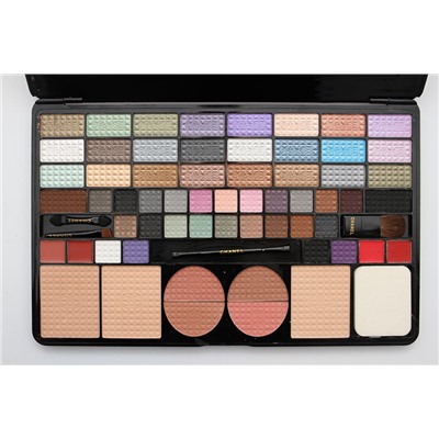 Палетка Chanel 61 color makeup plate